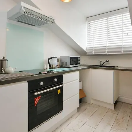 Apartman The Studio - 1 Free Private Parking Space - 60 Second Walk 2 Minster - Split Level *