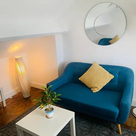 The Studio - 1 Free Private Parking Space - 60 Second Walk 2 Minster - Split Level *
