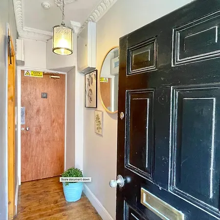 Apartman The Studio - 1 Free Private Parking Space - 60 Second Walk 2 Minster - Split Level