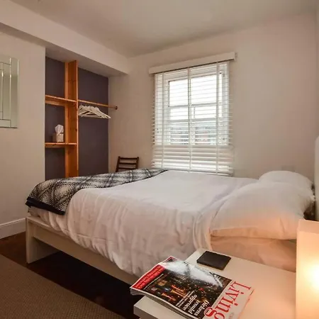 Apartment The Studio - 1 Free Private Parking Space - 60 Second Walk 2 Minster - Split Level *
